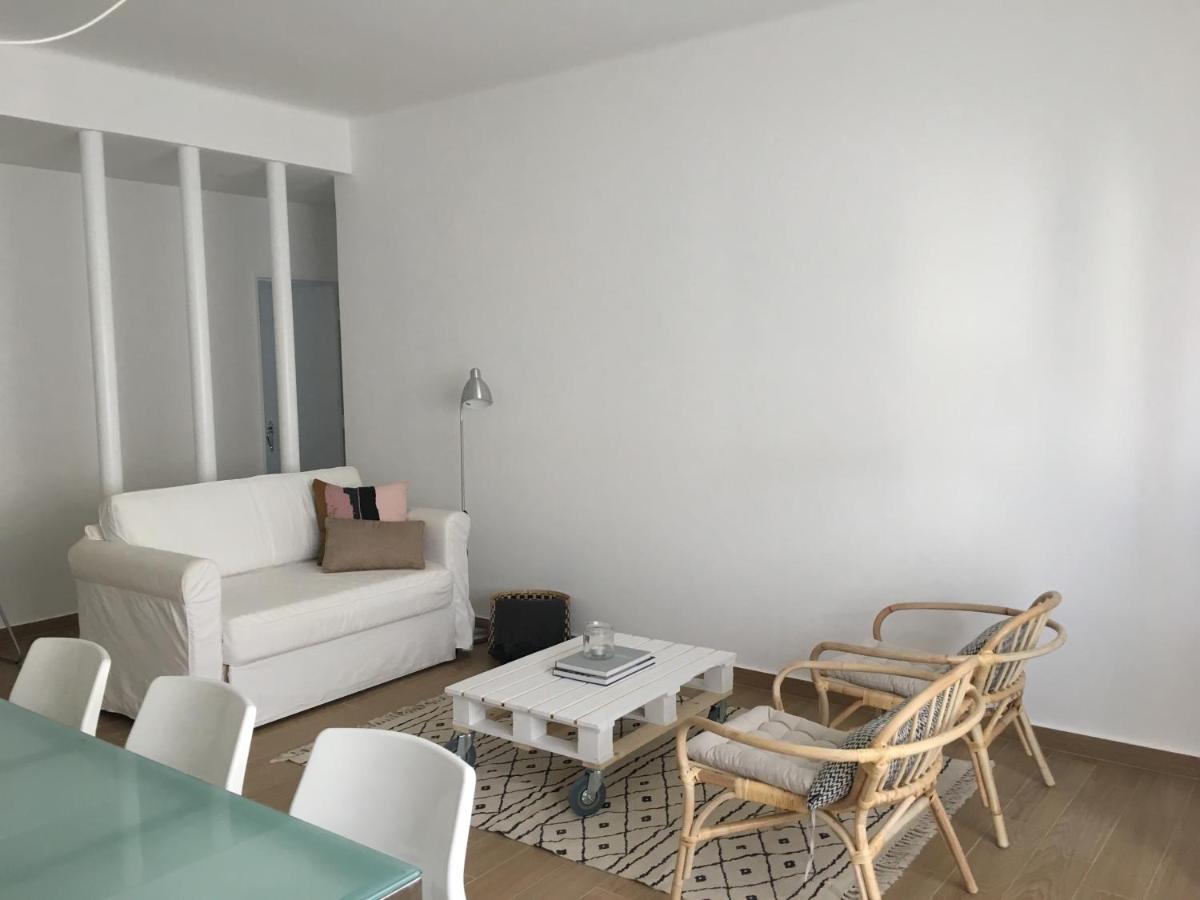 The Minimal House Ii * Bombarral